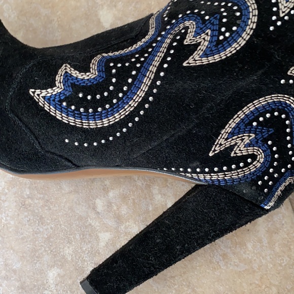 GORGEOUS suede heeled black cowboy boots with studs and blue & silver embroidery - Picture 5 of 6